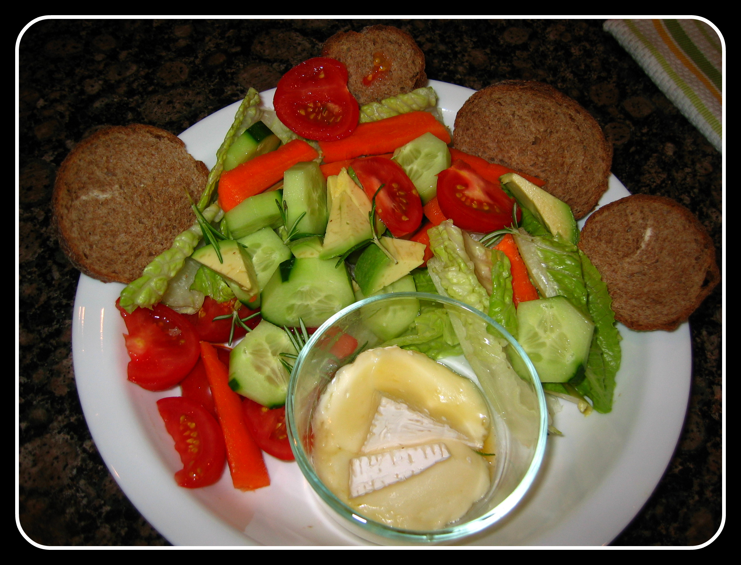 Bread-Brie-Lettuce-Salad