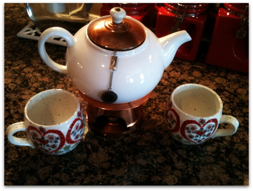 Steeping Oolong Tea with Cups