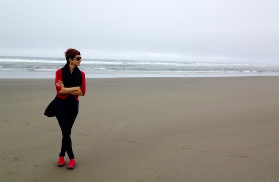 walking-beach-oregon